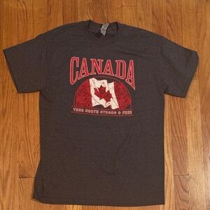 Canada Graphic T-Shirt - M Dark Gray Canadian Maple Leaf Medium Gildan Brand